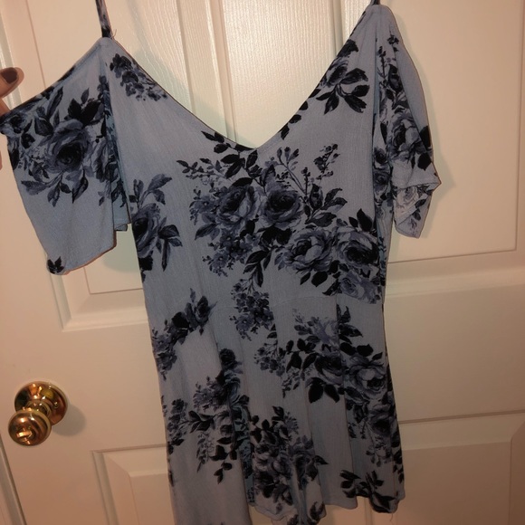 Never worn - Picture 1 of 3